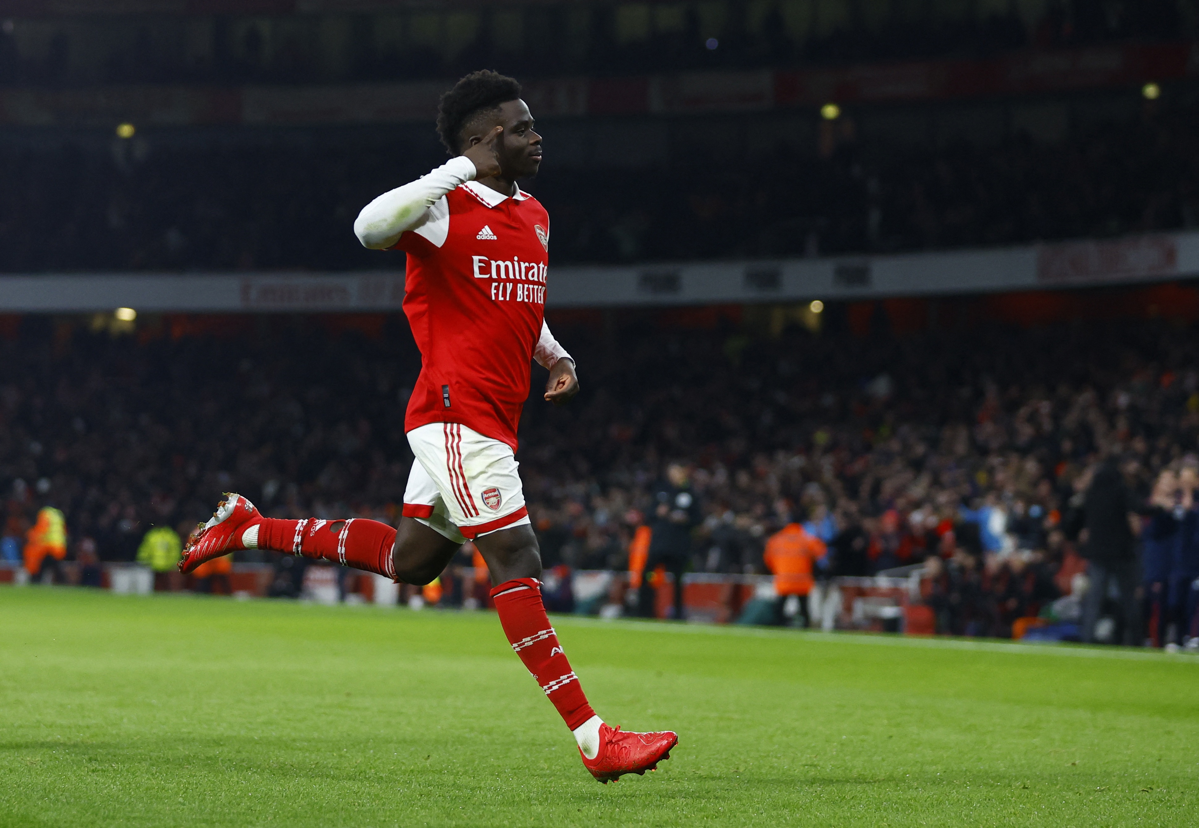 阿森纳横扫土耳其，卡塞米罗送出助攻