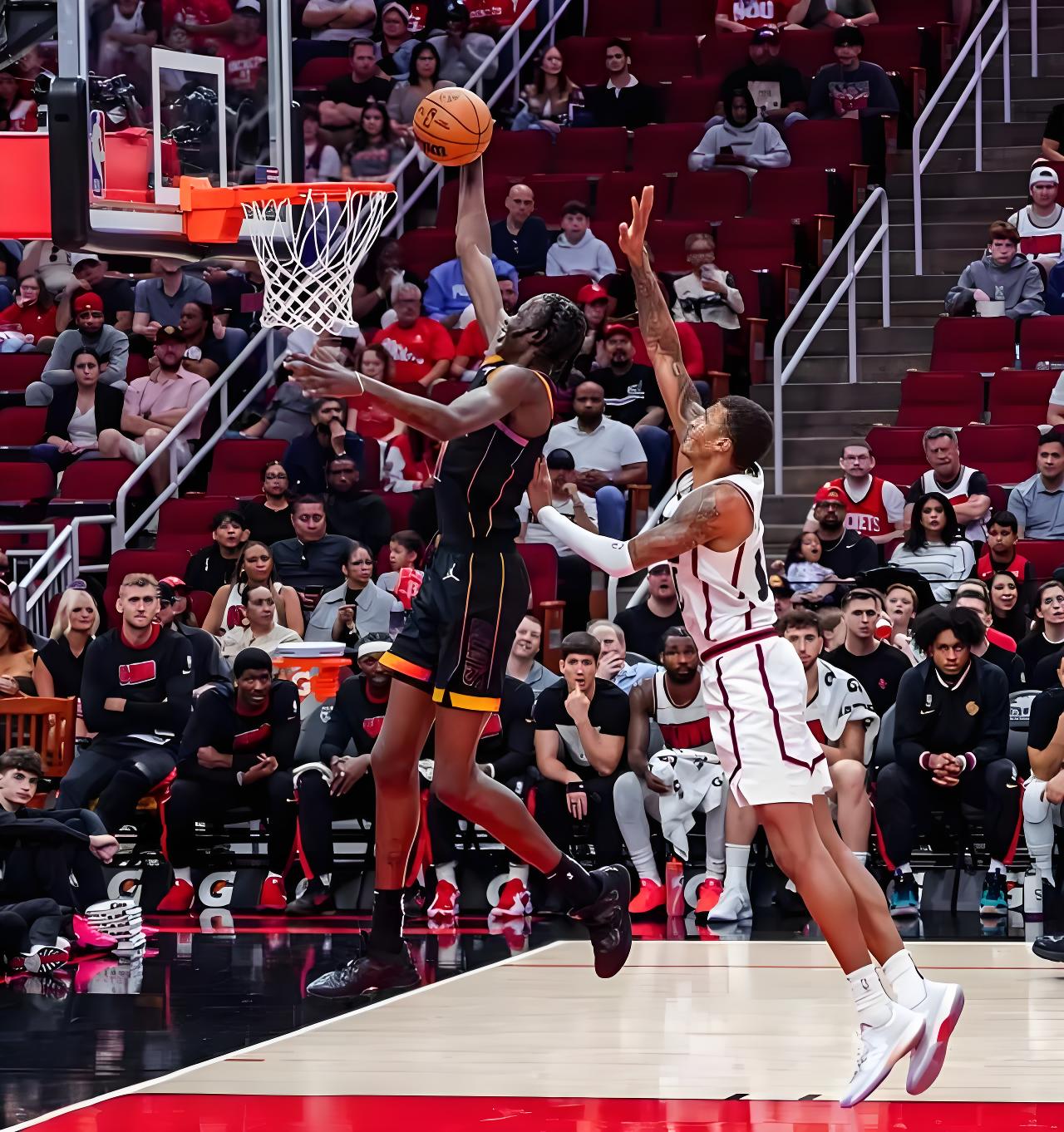 国王爆冷火箭，萨博尼斯统治全场