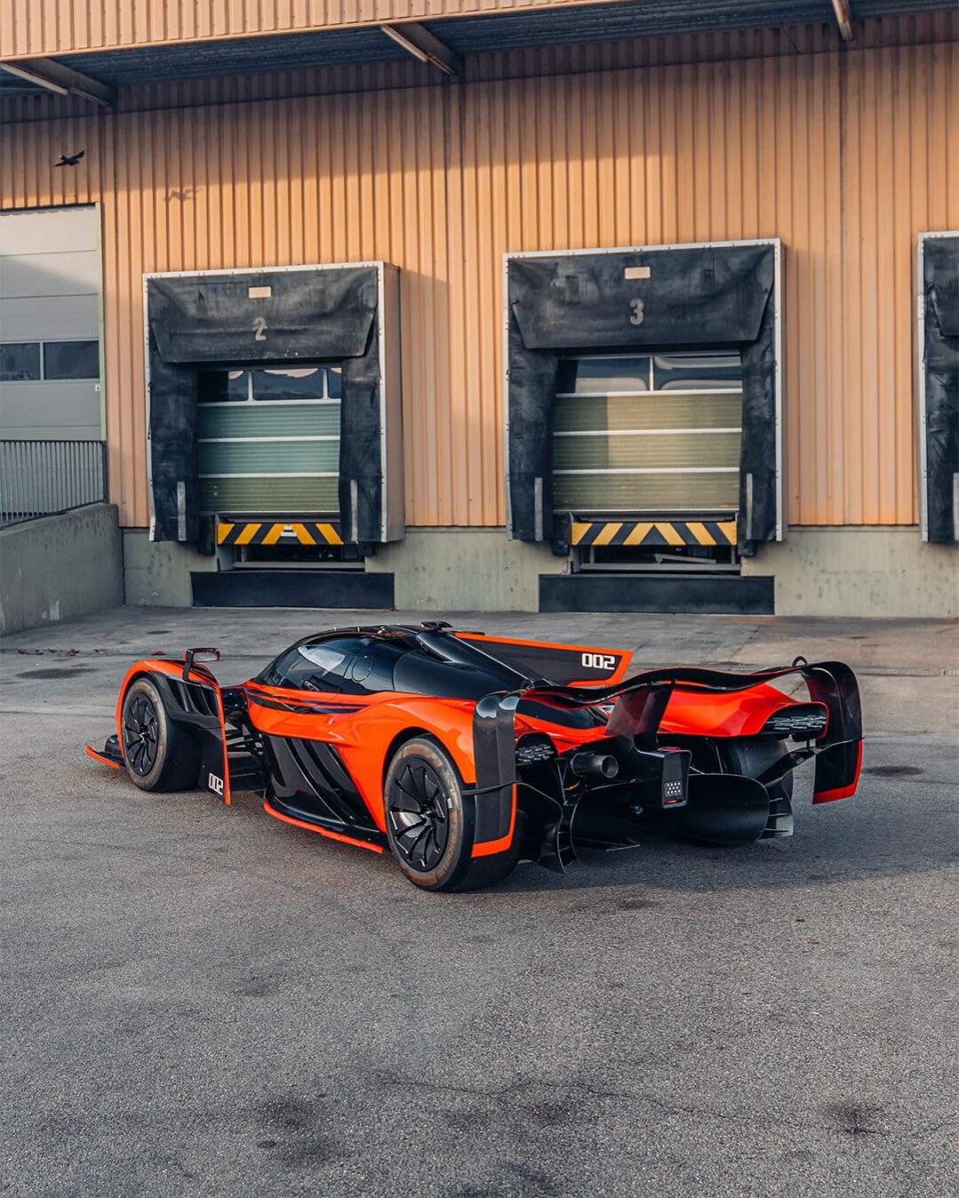 包含迈凯伦完胜阿斯顿马丁,皮亚斯特里高光表现的词条 包含迈凯伦完胜阿斯顿马丁,皮亚斯特里高光表现的词条