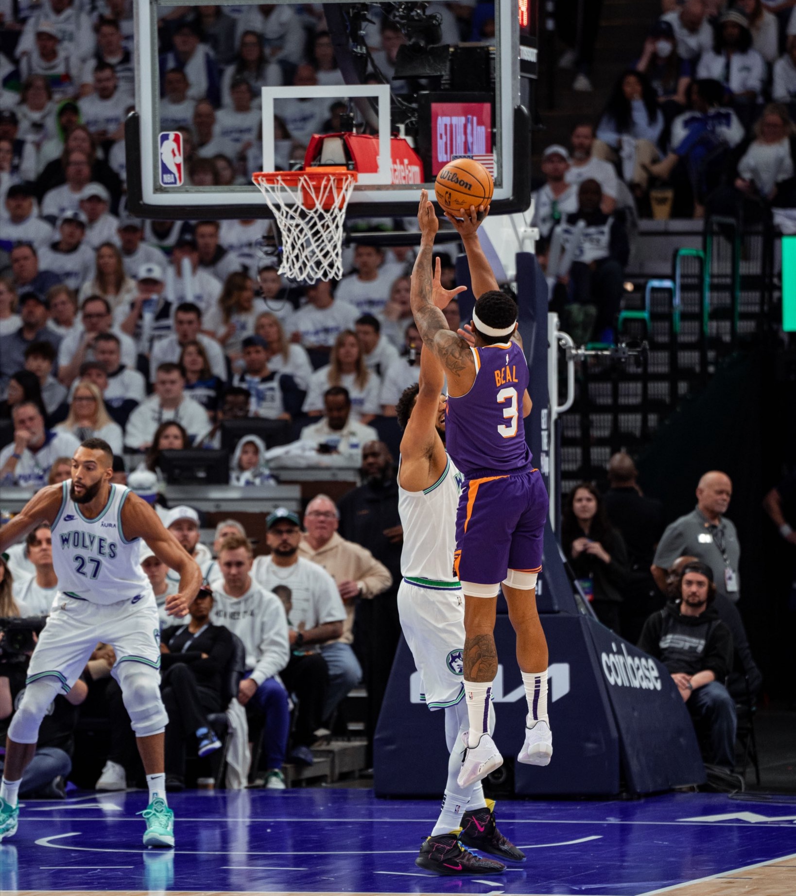 森林狼控卫受伤下场，球队遭遇失利的简单介绍