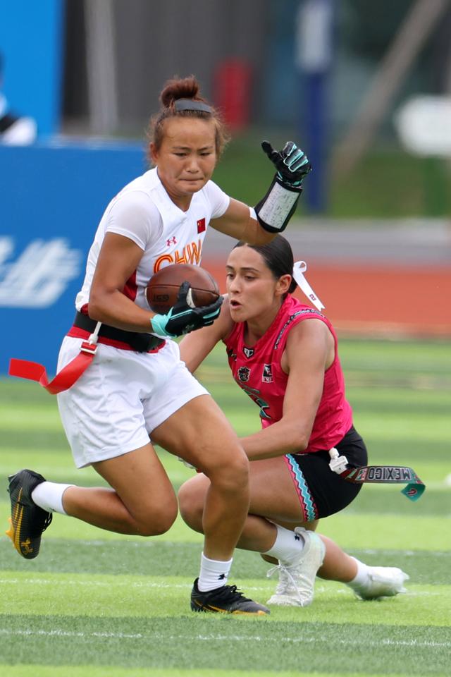 包含体育精神闪耀!女子队伍踢出真实技术与激情的词条 包含体育精神闪耀!女子队伍踢出真实技术与激情的词条