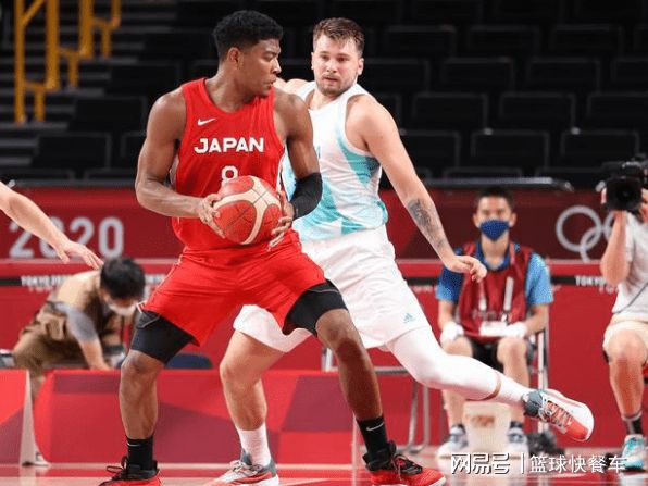 包含欧洲篮球联赛全面改革，推出新赛制和比赛规则的词条