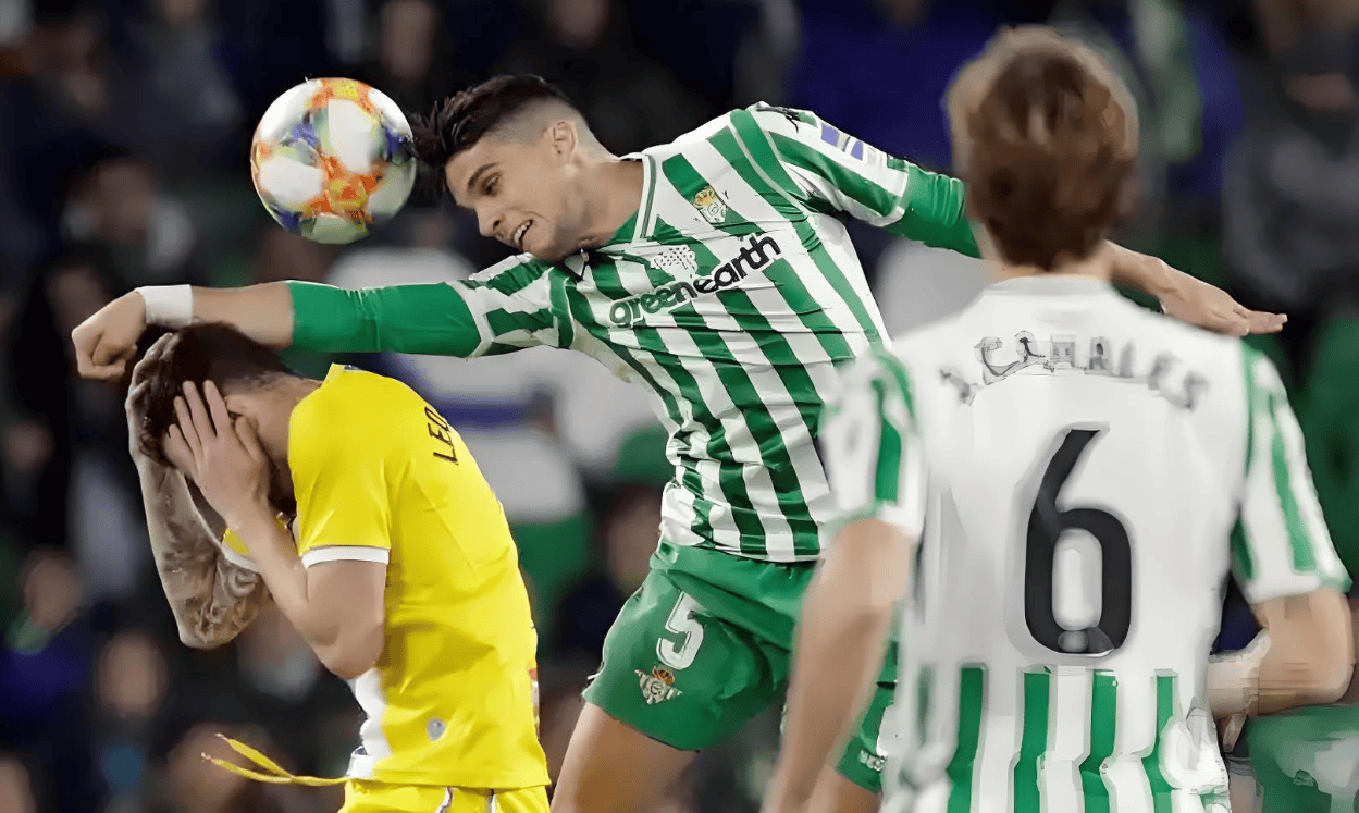 比利亚雷亚尔主场击败对手,豪取胜利 比利亚雷亚尔主场击败对手,豪取胜利