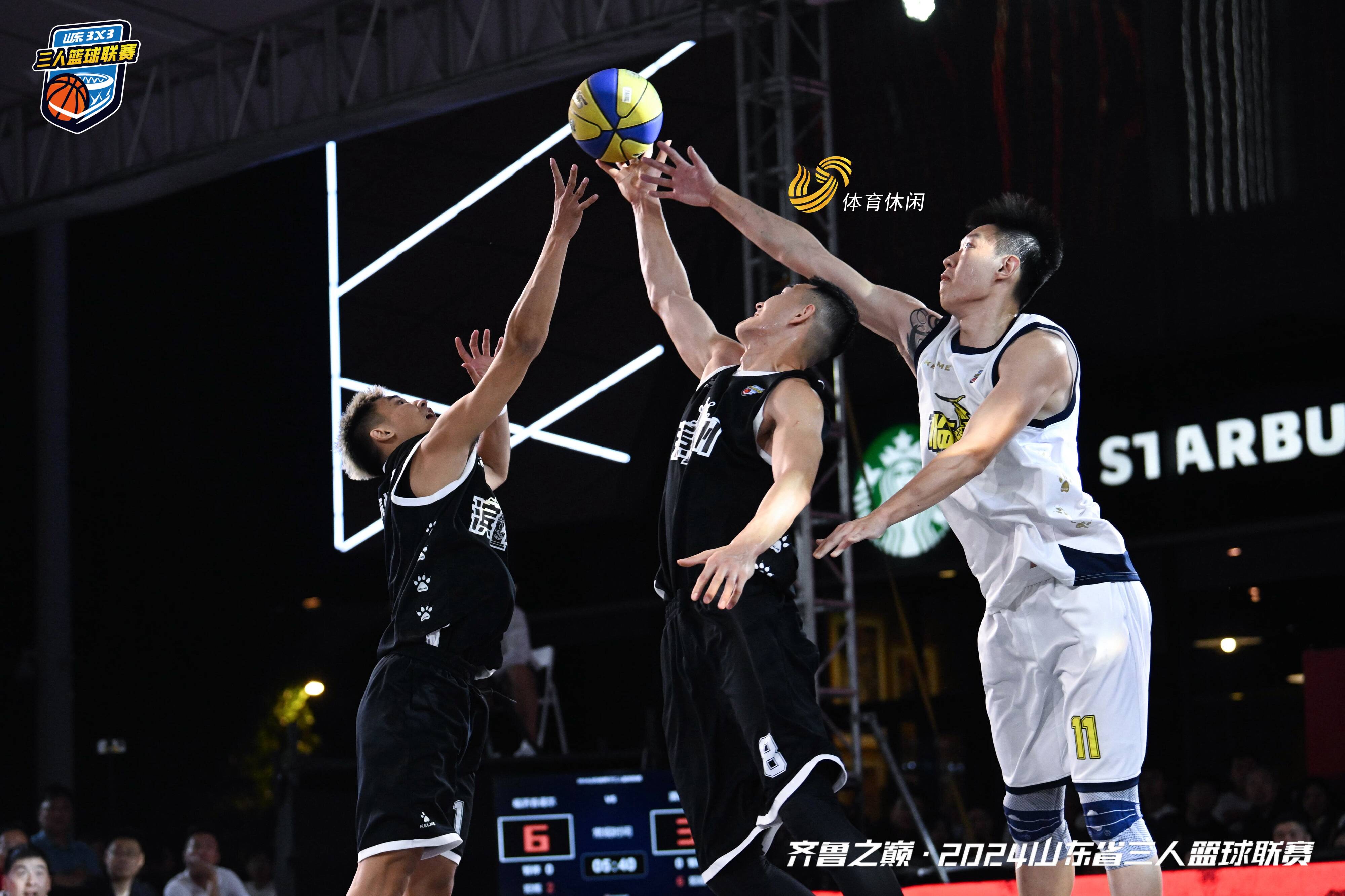 体育领域内的一场激烈篮球比赛备受关注 体育领域内的一场激烈篮球比赛备受关注