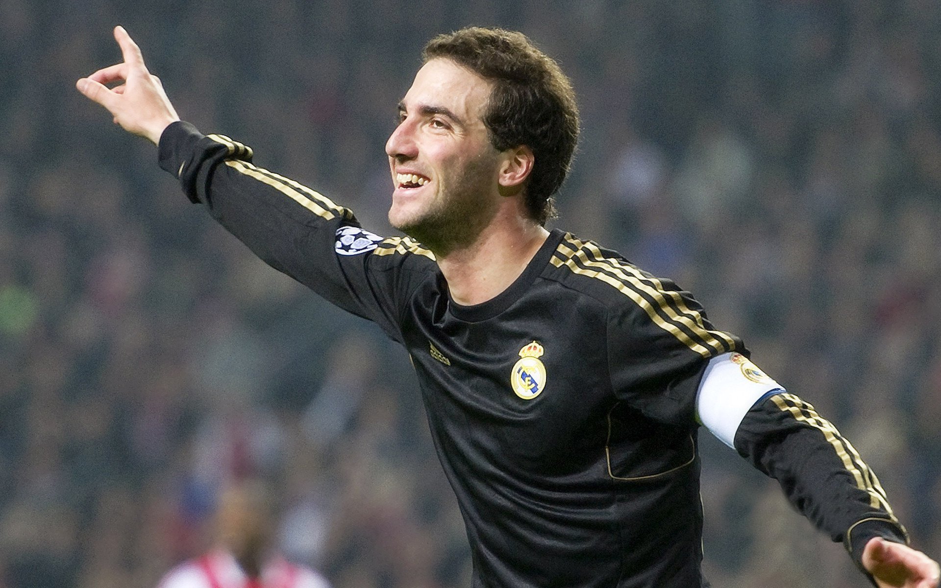 德甲争冠战焦点战,阿森纳制霸希腊,战术革新启示欧洲足坛