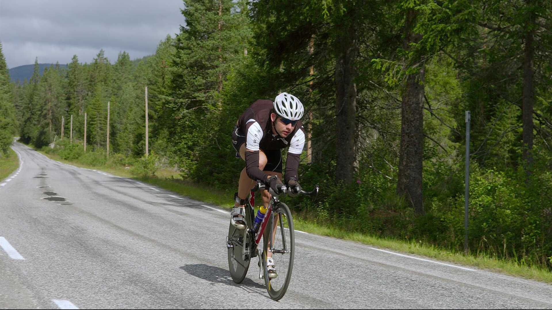 布克一剑封喉!步行者绝杀篮网背后的孤胆英雄与团队意志