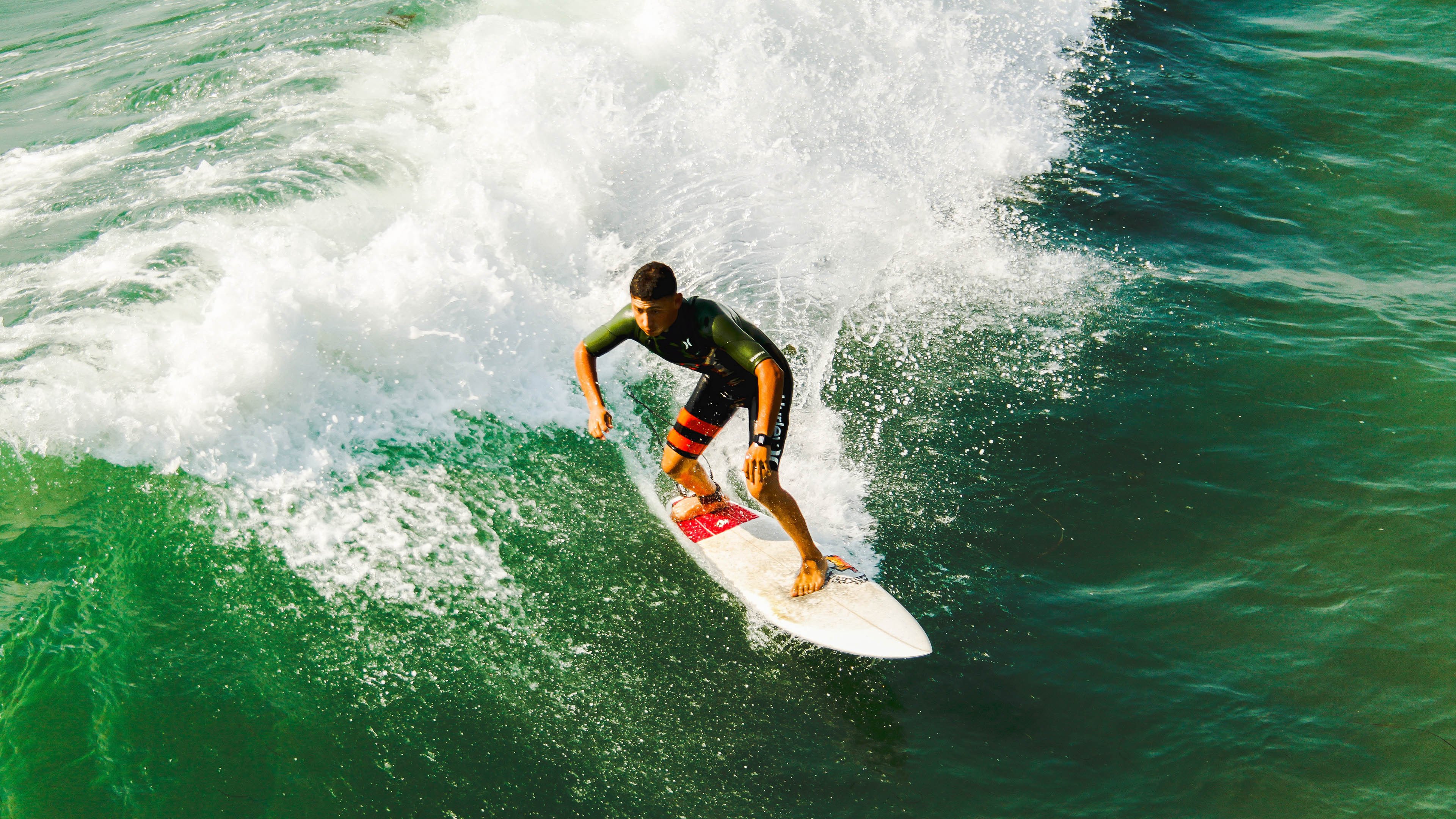独行者的光芒，阿什拉夫扛起全队，巴萨绝杀曼城演绎唯一之夜